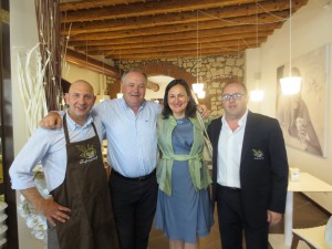 Un momento dell'inaugurazione: da sinistra, Annechini, Toppano e De Nipoti