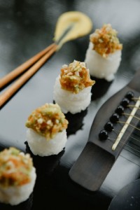 maki guacamole salmone