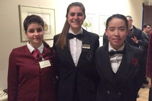 Le finaliste della categoria “Under 16”: Valentina Zampatti, seconda classificata, Elena Sblendorio, la vincitrice, e Giovanna Zhou, terza classificata