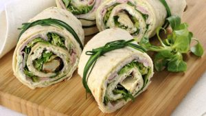 piatto-pronto-piadina-rotolo-taglieredettaglioricetteslidergrande3-e1437409409307