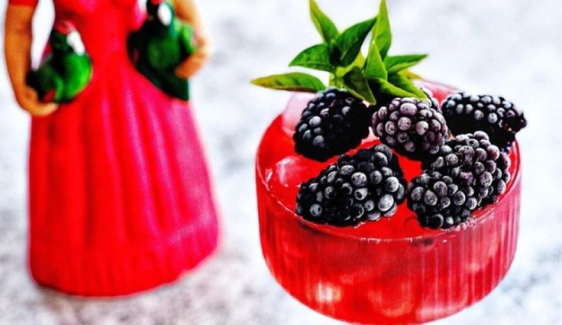 Drink Week, tre varianti per festeggiare il Margarita Day: Crème de cassis Mezcal Margarita