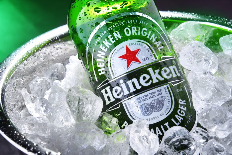 Caro prezzi, e ora il colosso olandese Heineken taglia le stime di crescita