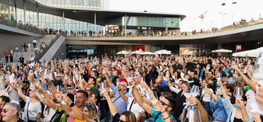 Milano Wine Week chiude la sesta edizione: presentata la guida con le migliori etichette di vino mondiali