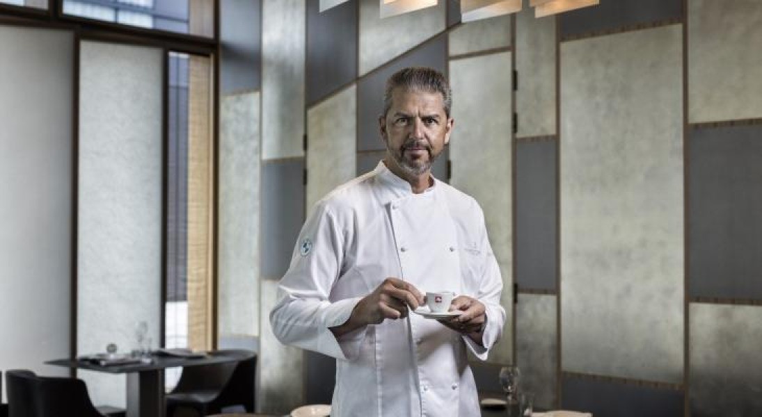 Uno stellato al flagship: Chef Berton crea due ricette per Illy Monte Napoleone