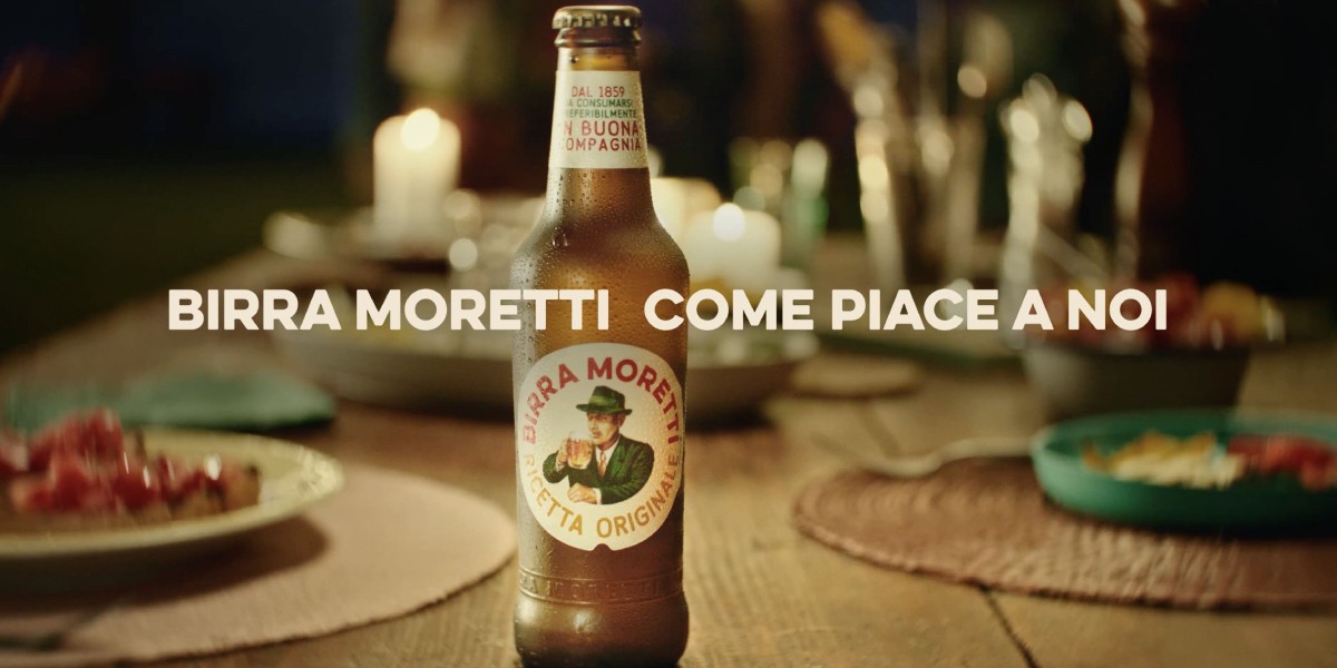 “Come piace a noi”, lo spot di Birra Moretti che celebra la spontaneità degli italiani