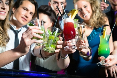 Coronavirus e cocktail bar, la prima indagine con i numeri della crisi