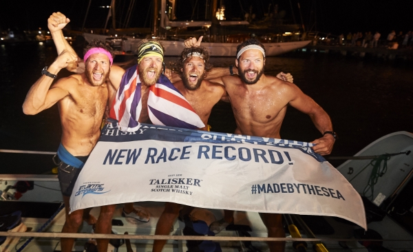 I Four Oarsmen stabiliscono un nuovo record nella Talisker Whisky Atlantic Challenge