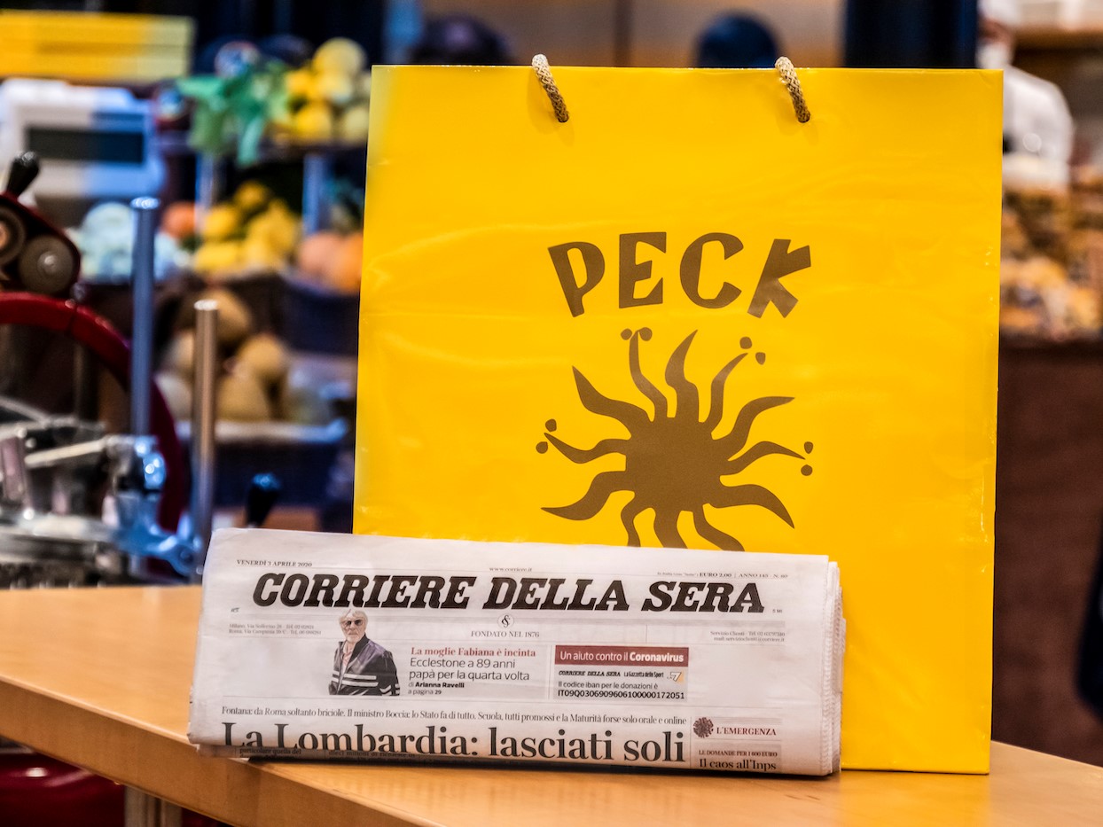 Peck e Corriere della Sera, il quotidiano arriva a casa con il cibo